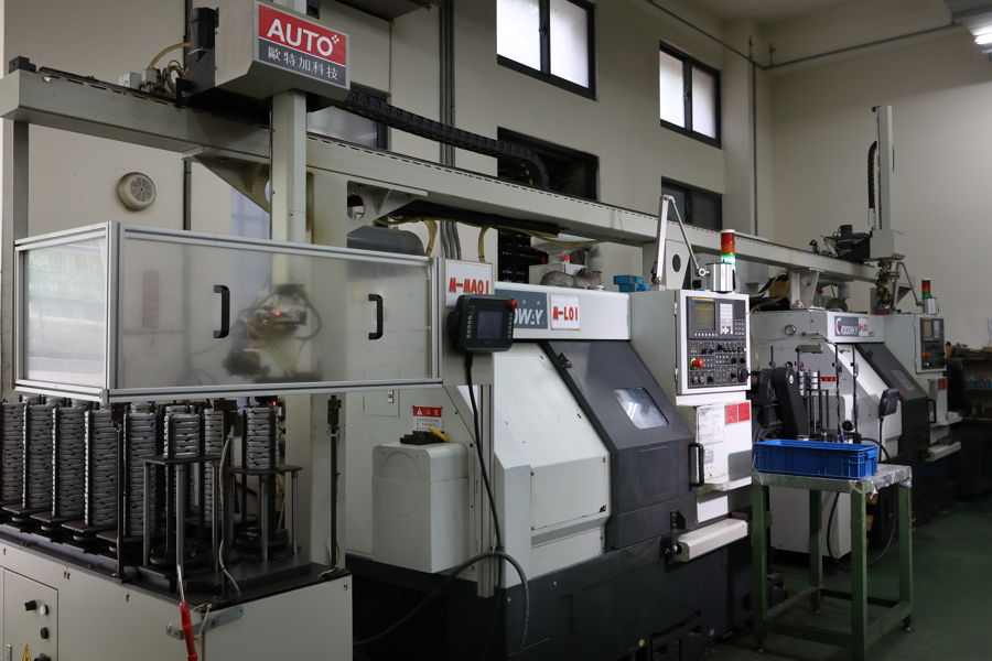 CNC LATHE